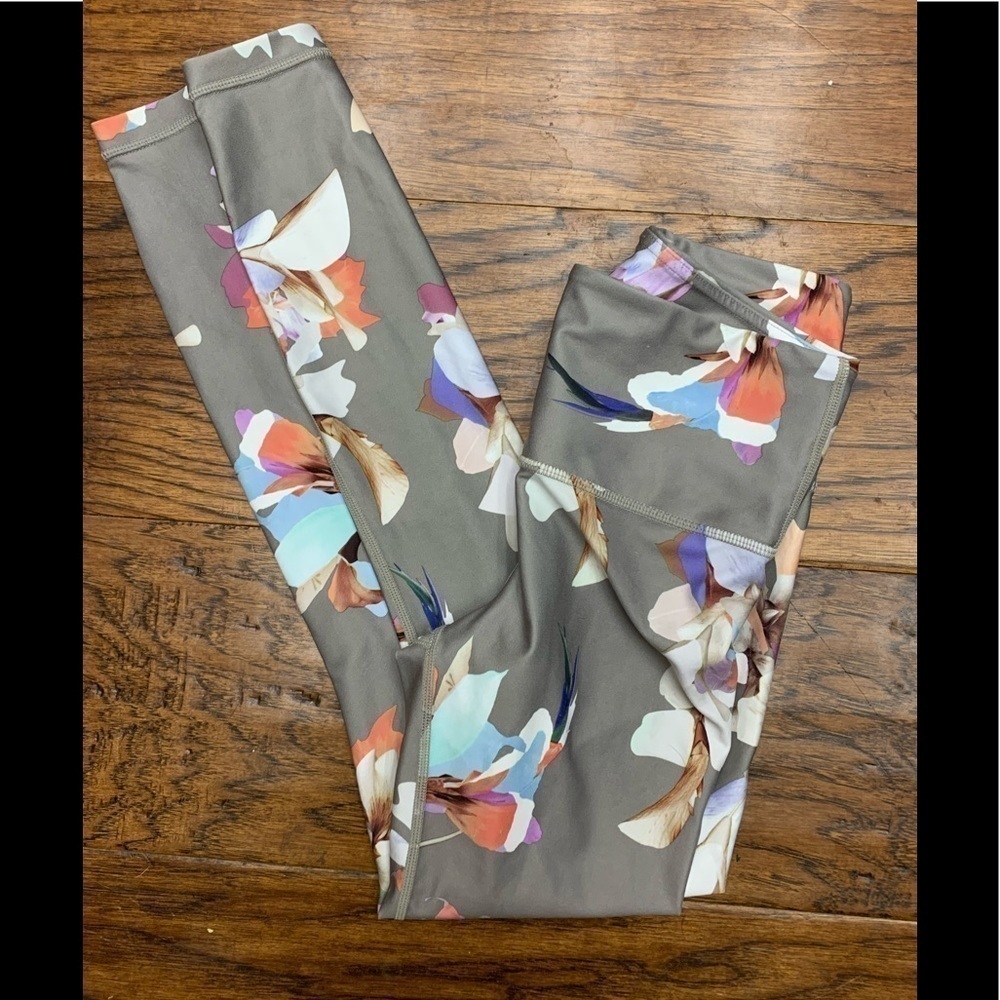 Athleta Elation‎ Paradise High Rise 7/8 floral Legging